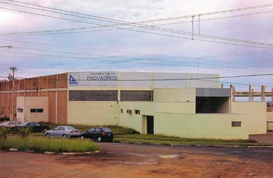 Imagem do novo barracão em 1993- Esquadros®